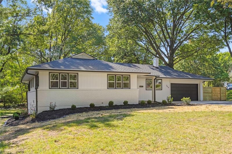 7019 69th Ter, Overland Park, KS 66204