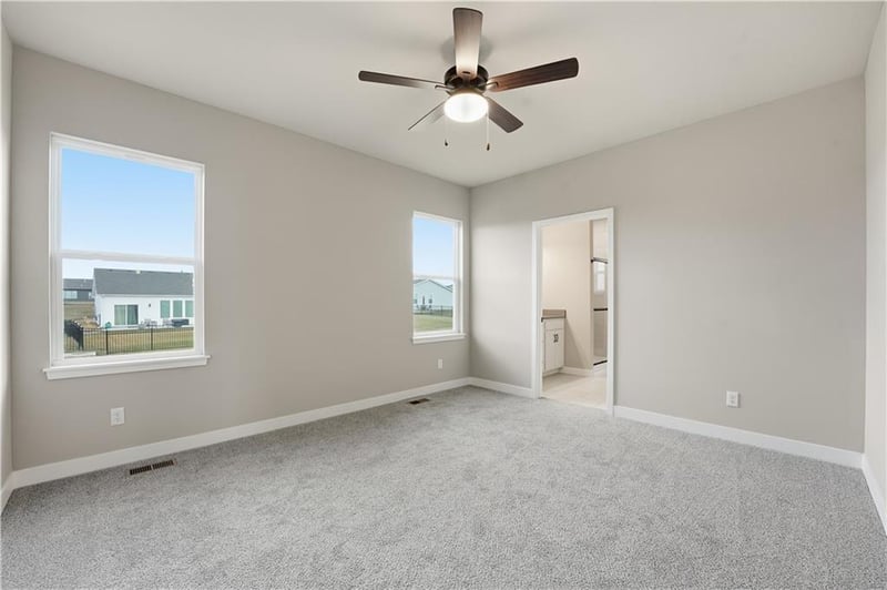 12428 Aspen Ln, Lee's Summit, MO 64086