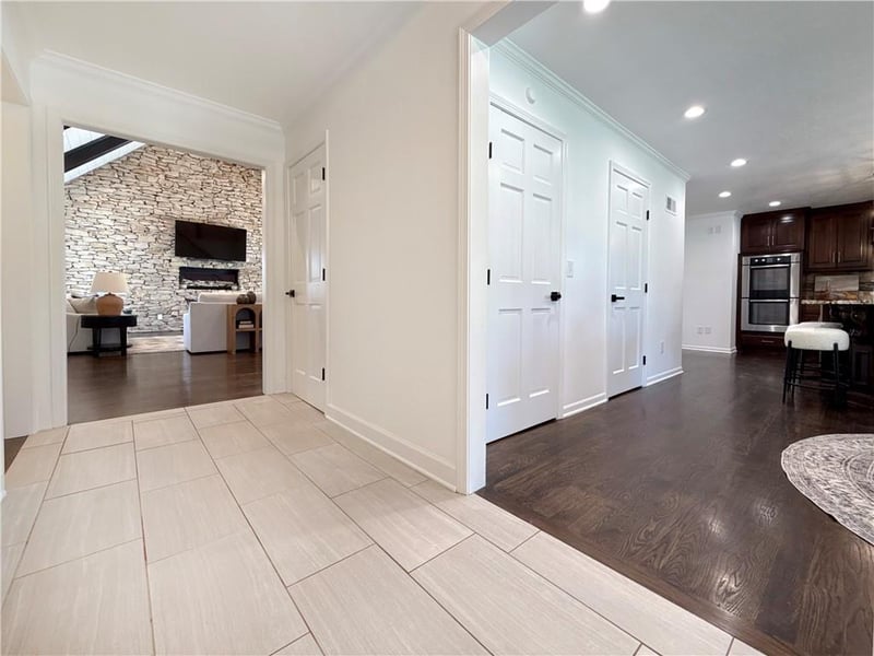4210 Lake Dr, Lee's Summit, MO 64064