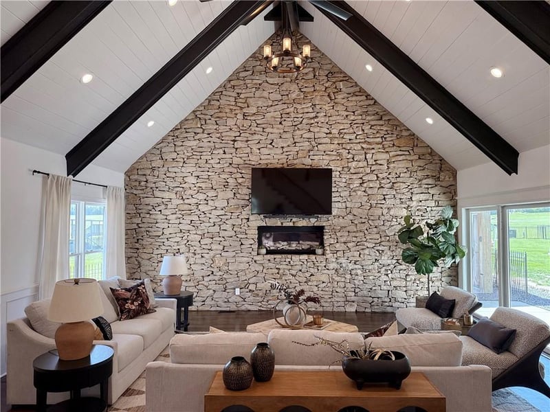 4210 Lake Dr, Lee's Summit, MO 64064