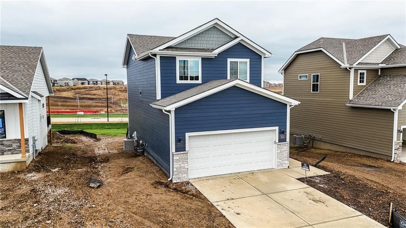 9633 Colrain Ave, Kansas City, MO 64154