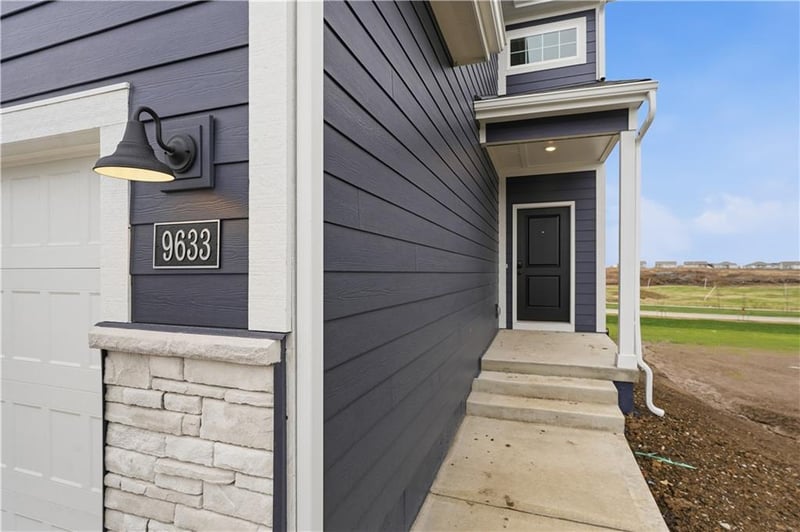 9633 Colrain Ave, Kansas City, MO 64154