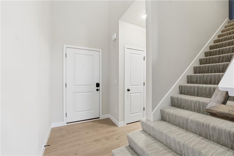 9633 Colrain Ave, Kansas City, MO 64154