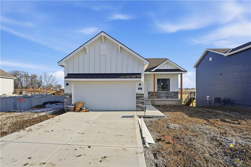 9637 Colrain Ave, Kansas City, MO 64154