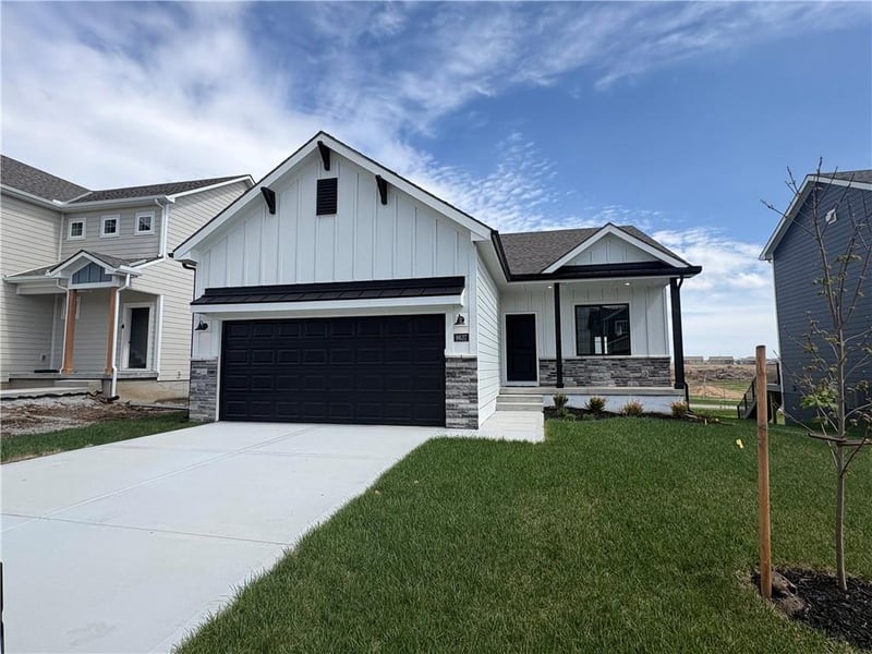 9637 Colrain Ave, Kansas City, MO 64154