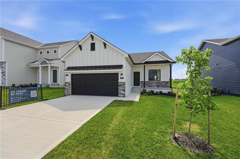 9637 Colrain Ave, Kansas City, MO 64154