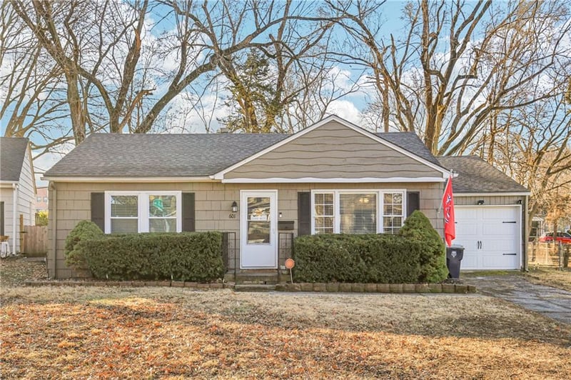 601 84th Ter, Kansas City, MO 64114