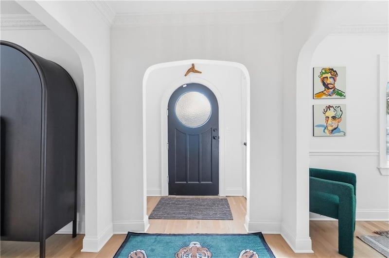 808 Gregory Blvd, Kansas City, MO 64113