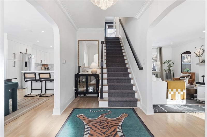 808 Gregory Blvd, Kansas City, MO 64113