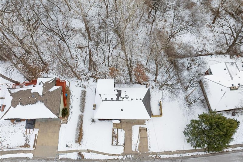 917 NW Valley Ln, Riverside, MO 64150