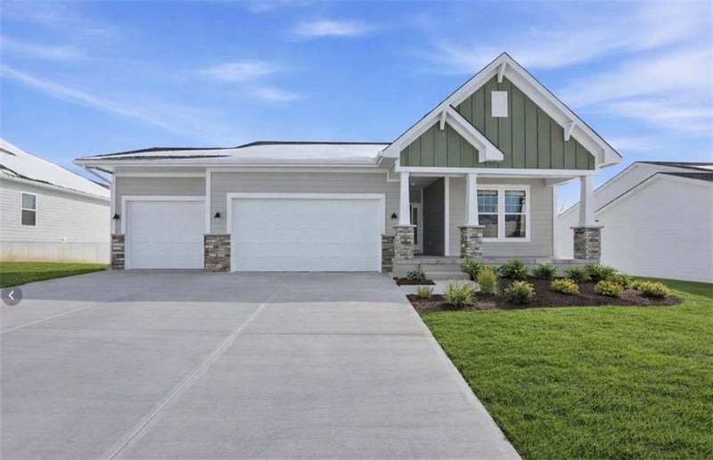 3017 95th Ter, Kansas City, MO 64154