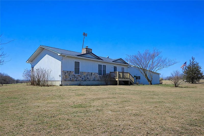 33670 31 Hw, Kincaid, KS 66039
