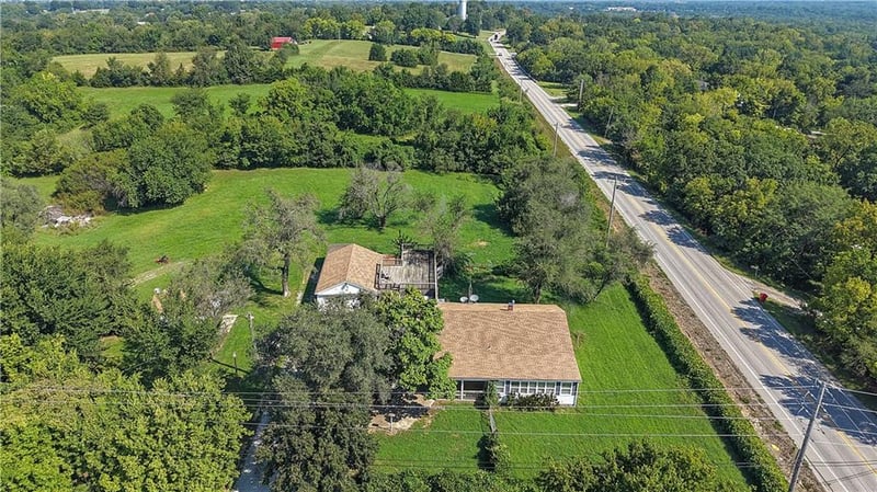 38708 E Hudson Rd, Oak Grove, MO 64075