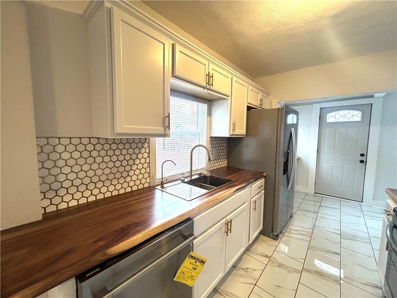 2410 Myrtle Ave, Kansas City, MO 64127