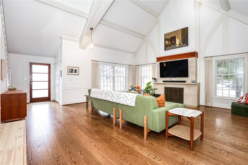 4966 Westwood Rd, Kansas City, MO 64112