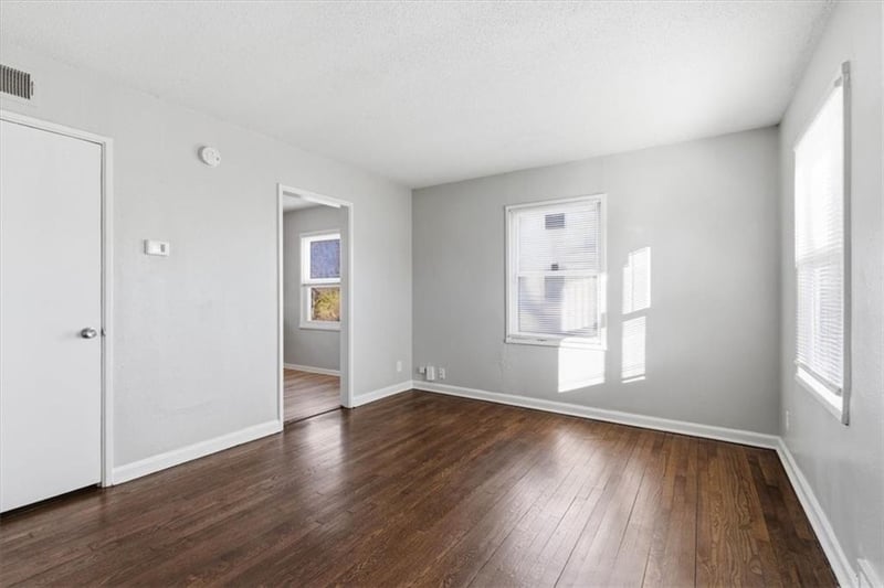 9548 - 9550 Charlotte St, Kansas City, MO 64131