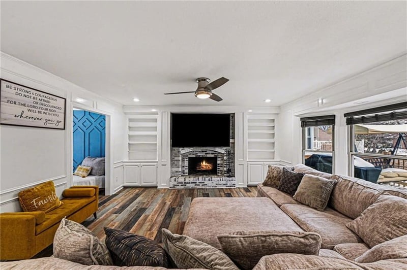 10609 Ballentine St, Overland Park, KS 66214