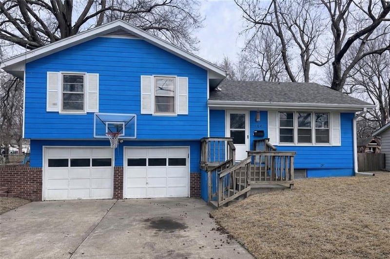502 Ash St, Lee's Summit, MO 64063