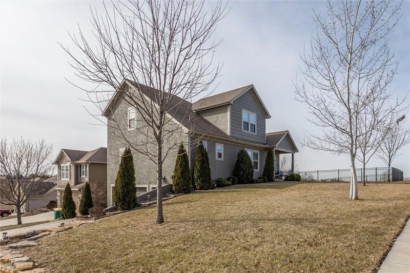 13803 Knipp St, Bonner Springs, KS 66012