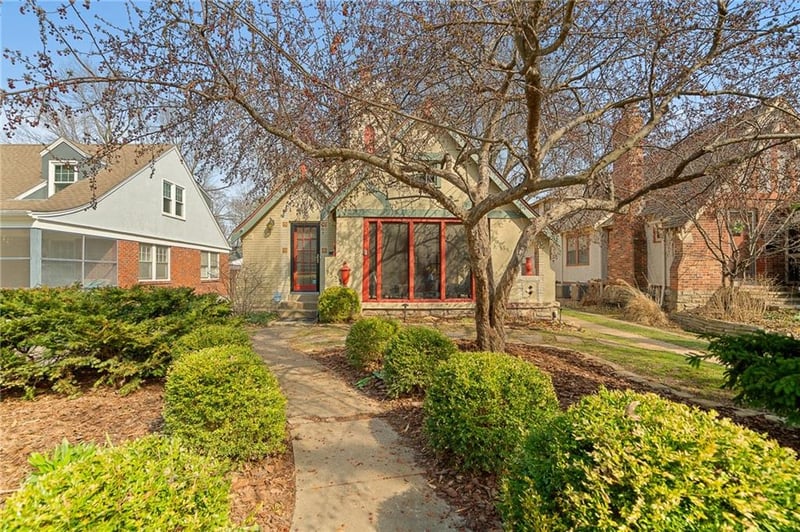 7523 Walnut St, Kansas City, MO 64114