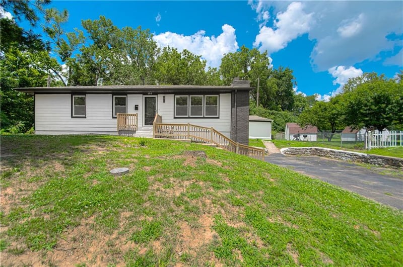 3910 Sewell Ave, Kansas City, KS 66104