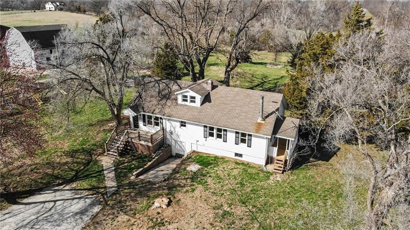 3806 Outer Belt Rd, Oak Grove, MO 64075