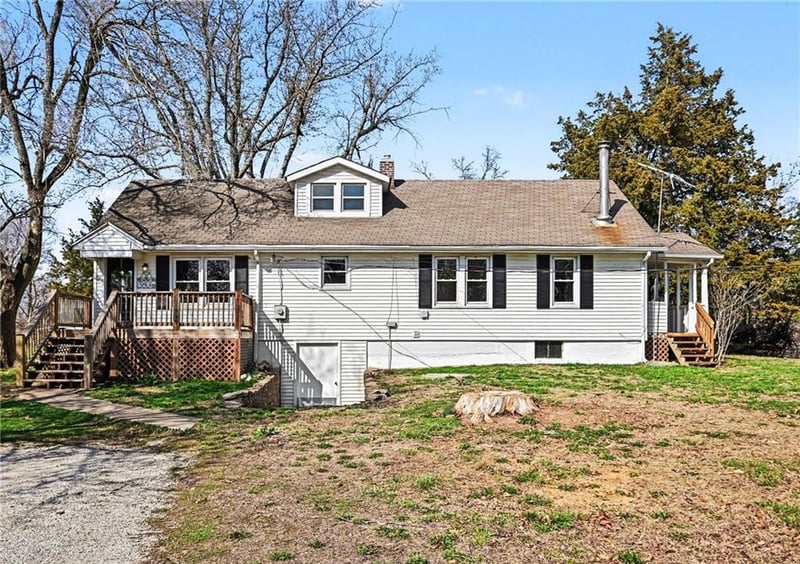 3806 Outer Belt Rd, Oak Grove, MO 64075