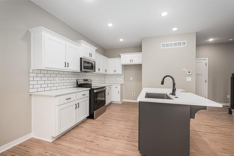 1318 159th St, Basehor, KS 66007
