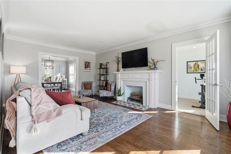 200 68th Ter, Kansas City, MO 64113