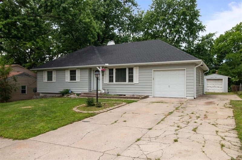 4216 Union St, Independence, MO 64055