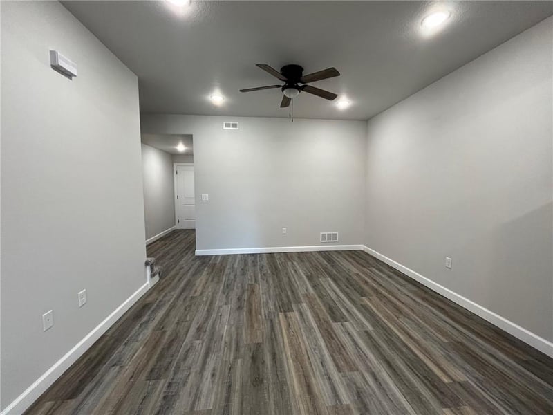 356 C 85 Rd, Warrensburg, MO 64093