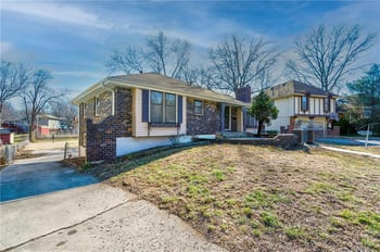 8917 88th Ter, Kansas City, MO 64138