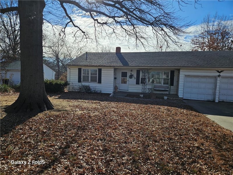 8315 Gregory Blvd, Kansas City, MO 64133