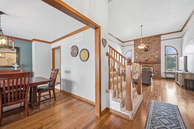 4410 Hunter Dr, St Joseph, MO 64506