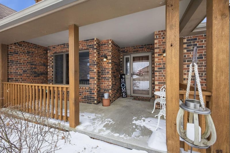 4410 Hunter Dr, St Joseph, MO 64506