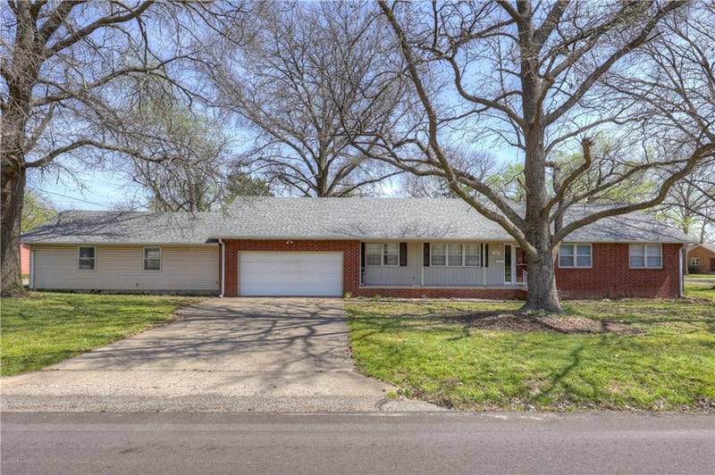 2002 Michigan St, Pittsburg, KS 66762
