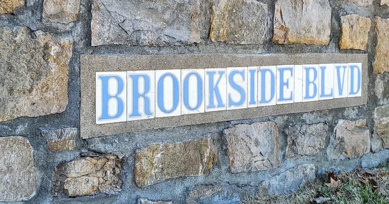 115 49th St, Kansas City, MO 64112