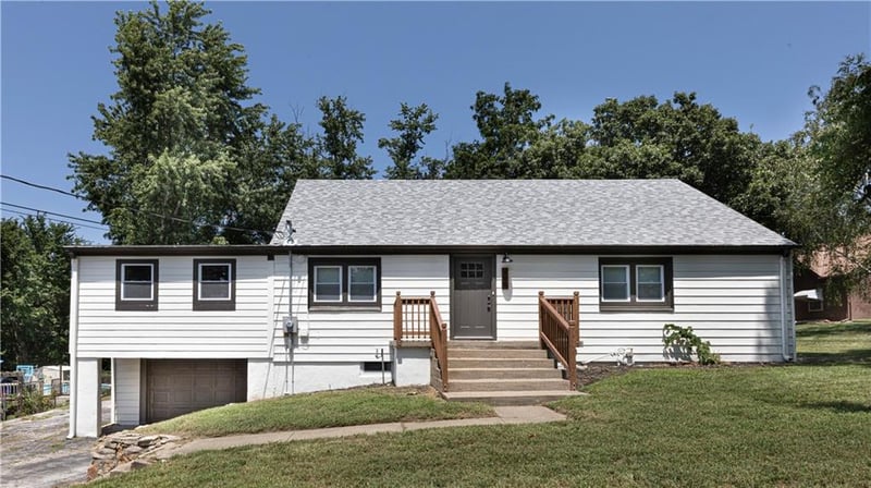 808 Russell Rd, Kansas City, MO 64116
