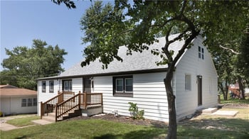 808 NE Russell Rd, Kansas City, MO 64116