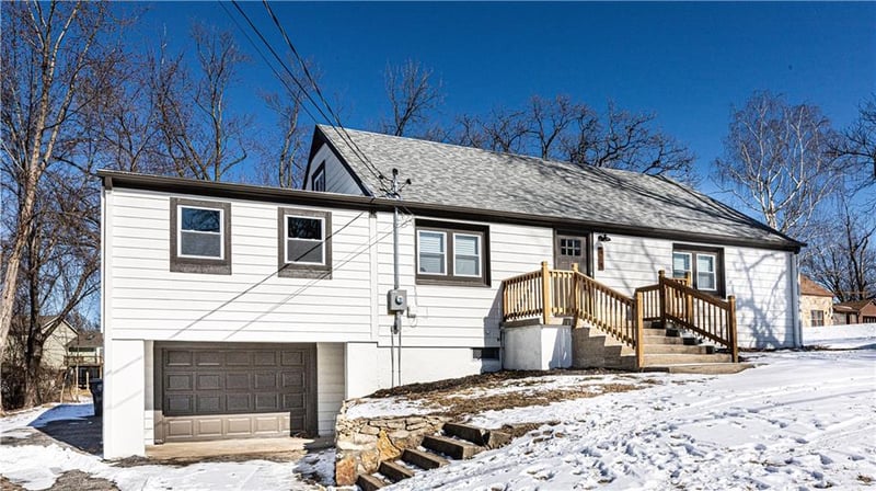 808 Russell Rd, Kansas City, MO 64116