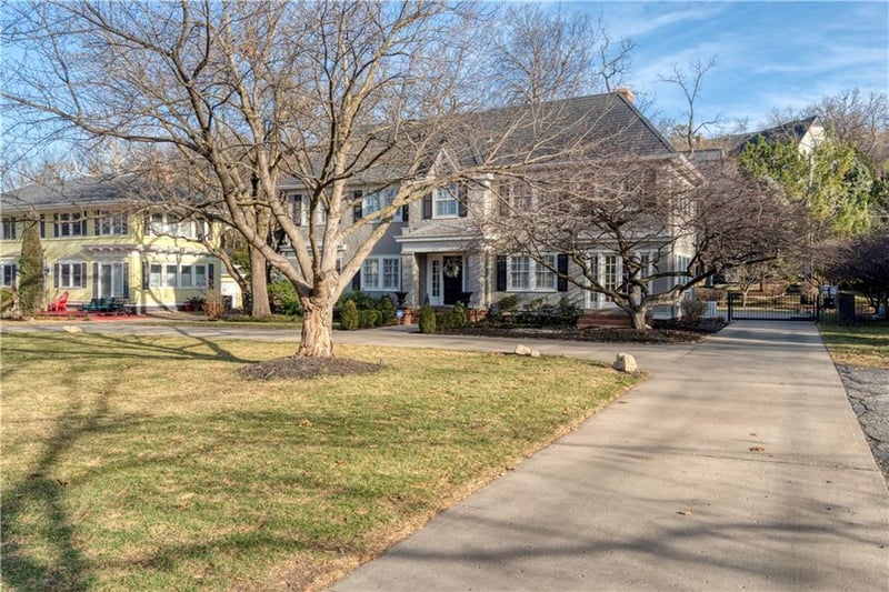 4983 Ward Pw, Kansas City, MO 64112