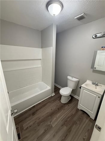3318 E 24th St, Kansas City, MO 64127