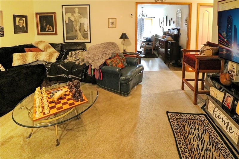 1722 Sunset Dr, Warrensburg, MO 64093