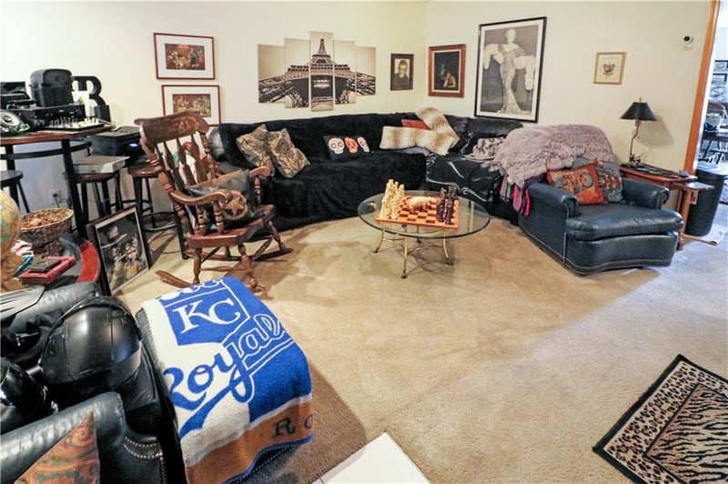 1722 Sunset Dr, Warrensburg, MO 64093