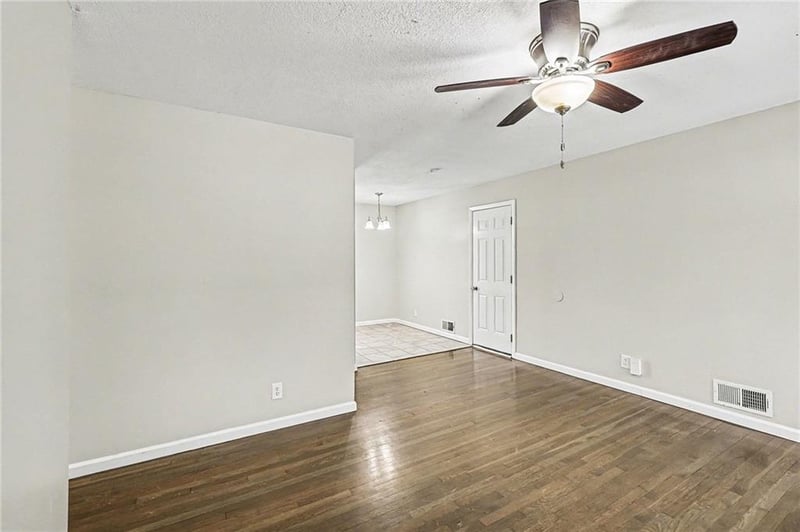 14804 Bellaire Ave, Grandview, MO 64030