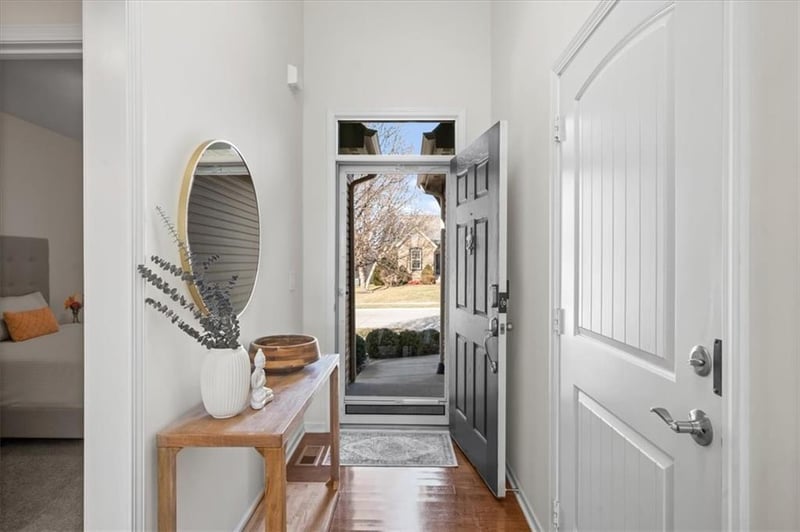 9047 Meadow View Dr, Lenexa, KS 66227