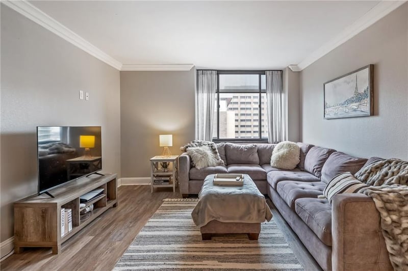 700 E 8th St #16B, Kansas City, MO 64106