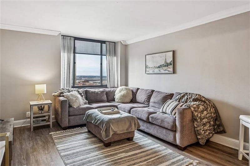 700 E 8th St #16B, Kansas City, MO 64106