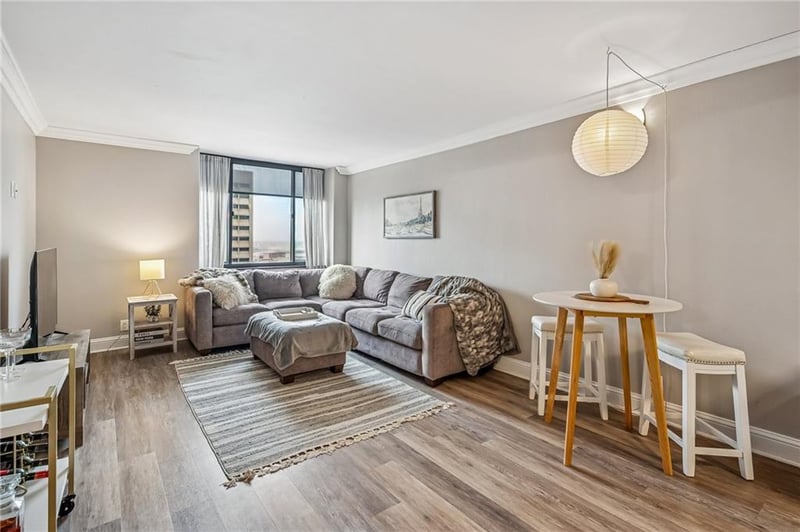 700 E 8th St #16B, Kansas City, MO 64106