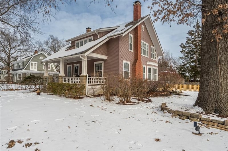 2208 Massachusetts St, Lawrence, KS 66046